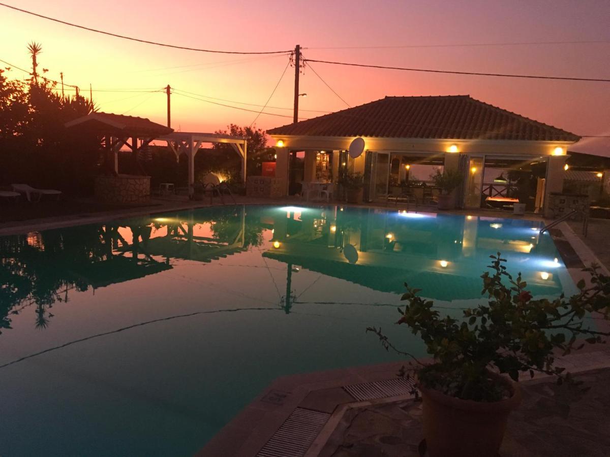 Nafsika Hotel Агиос Стефанос Экстерьер фото